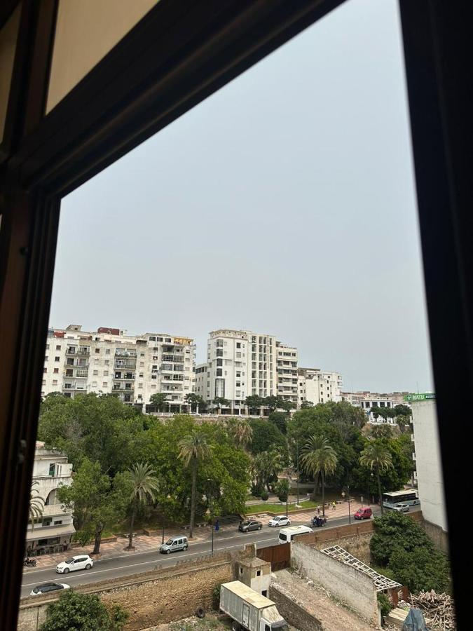Vaste Appartement Au Centre De Tetouan Tetuão Exterior foto
